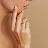 Moyen Oval Signet Ring