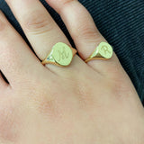 Moyen Oval Signet Ring
